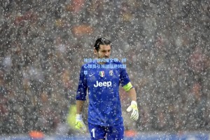 独造三球闪耀全场，核心球员引领球队逆转取胜