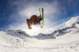 东契奇谦虚评价库里，他投射比我好太多，是更出色的球员