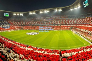 绿茵场上的欢乐大师，穆勒穿越球场的幽默瞬间引爆社交媒体